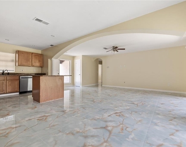 8517 Renald Boulevard - Photo Thumbnail 3
