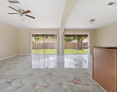 8517 Renald Boulevard - Photo Thumbnail 7