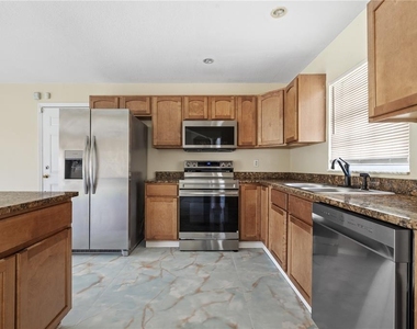8517 Renald Boulevard - Photo Thumbnail 5