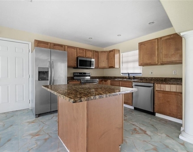 8517 Renald Boulevard - Photo Thumbnail 4
