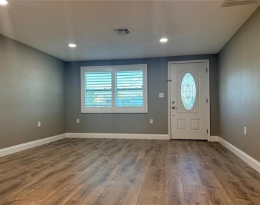 6623 Boatyard Drive - Photo Thumbnail 2