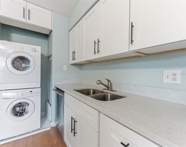 4233 La Sorrento Court - Photo Thumbnail 7