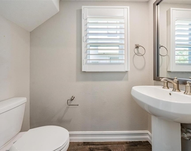 4830 Isola Court - Photo Thumbnail 13