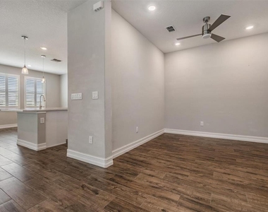 4830 Isola Court - Photo Thumbnail 11
