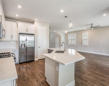 4830 Isola Court - Photo Thumbnail 5