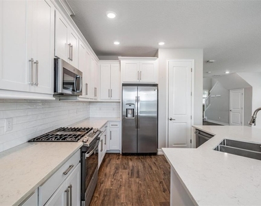 4830 Isola Court - Photo Thumbnail 4