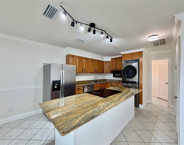 5117 Salmon Drive Se - Photo Thumbnail 4