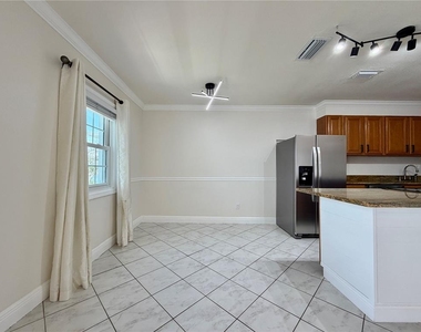 5117 Salmon Drive Se - Photo Thumbnail 3