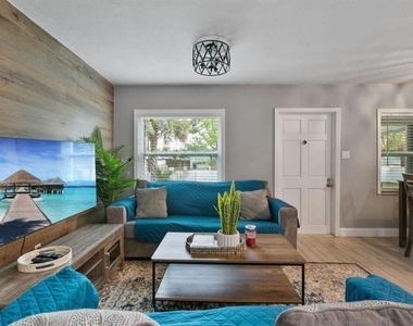 2911 E 97th Avenue - Photo Thumbnail 6