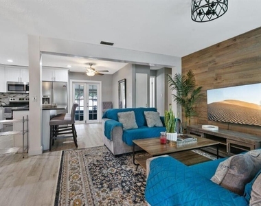 2911 E 97th Avenue - Photo Thumbnail 3