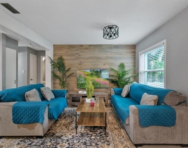 2911 E 97th Avenue - Photo Thumbnail 4