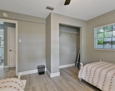 2911 E 97th Avenue - Photo Thumbnail 11