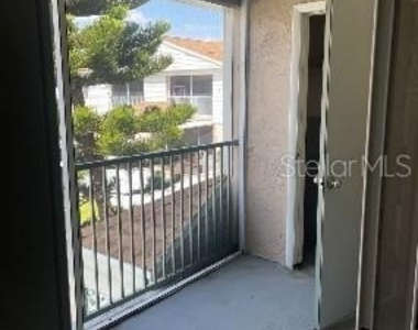 7210 N Manhattan Avenue - Photo Thumbnail 2