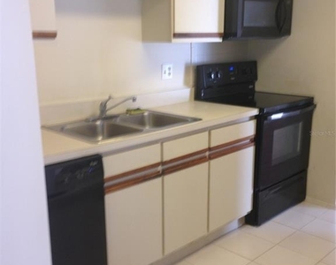 131 Sabal Court - Photo Thumbnail 4