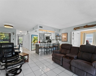 2571 Cyprus Drive - Photo Thumbnail 16