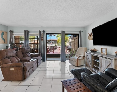 2571 Cyprus Drive - Photo Thumbnail 15