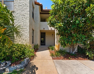 2571 Cyprus Drive - Photo Thumbnail 5