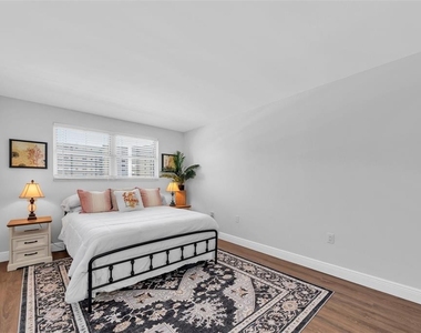 6025 Shore Boulevard S - Photo Thumbnail 17