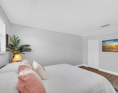 6025 Shore Boulevard S - Photo Thumbnail 16