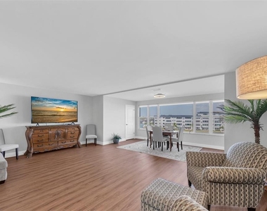 6025 Shore Boulevard S - Photo Thumbnail 6