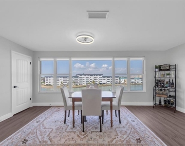 6025 Shore Boulevard S - Photo Thumbnail 4