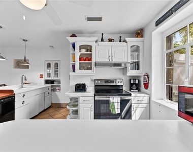 515 Crystal Beach Avenue - Photo Thumbnail 10