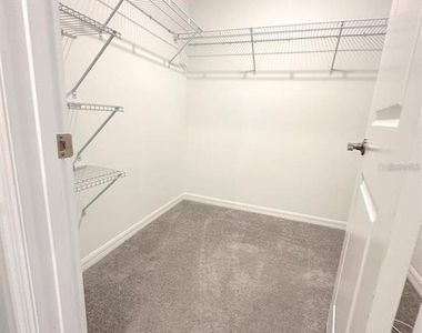8239 Crescent Oaks Drive - Photo Thumbnail 18