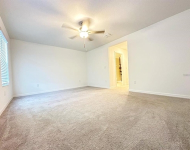 8239 Crescent Oaks Drive - Photo Thumbnail 14
