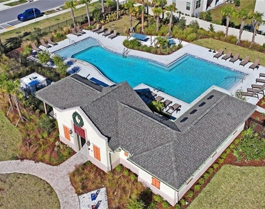 8239 Crescent Oaks Drive - Photo Thumbnail 3