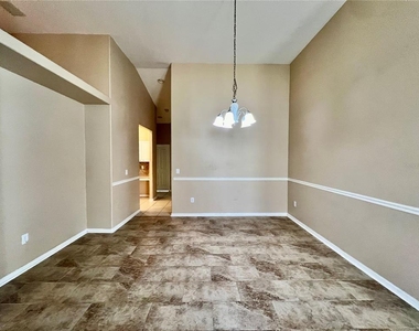 18241 Collridge Drive - Photo Thumbnail 11