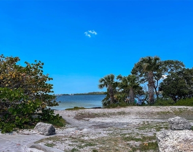 723 Pent Street - Photo Thumbnail 36
