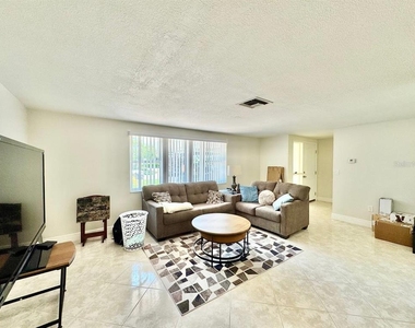 5017 Anchor Way - Photo Thumbnail 4