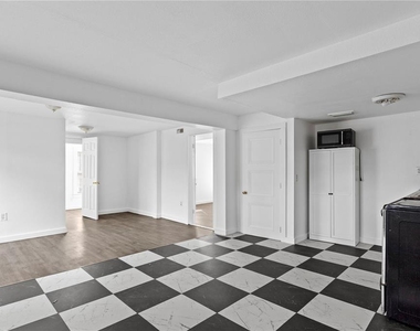 4103 N Howard Avenue - Photo Thumbnail 10