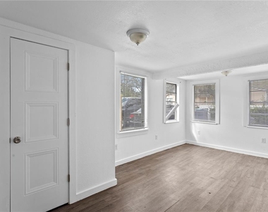 4103 N Howard Avenue - Photo Thumbnail 16