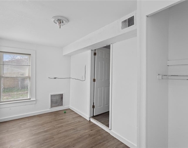 4103 N Howard Avenue - Photo Thumbnail 14
