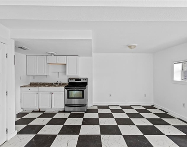 4103 N Howard Avenue - Photo Thumbnail 8
