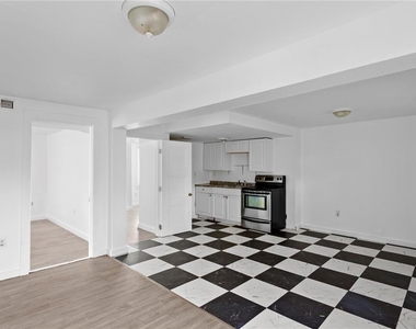 4103 N Howard Avenue - Photo Thumbnail 6