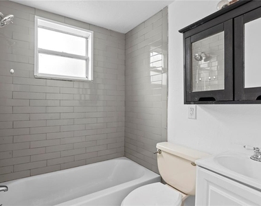 4103 N Howard Avenue - Photo Thumbnail 15