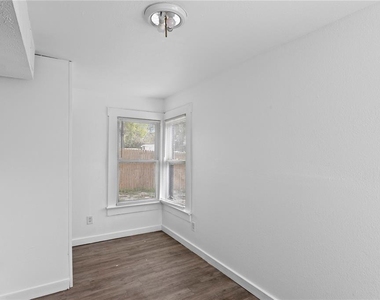 4103 N Howard Avenue - Photo Thumbnail 13