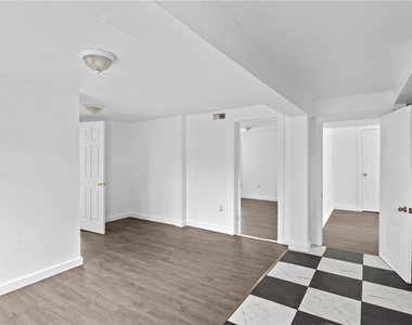 4103 N Howard Avenue - Photo Thumbnail 5