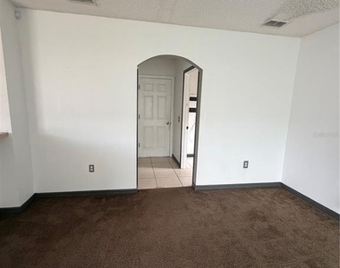 567 Hummingbird Court - Photo Thumbnail 4