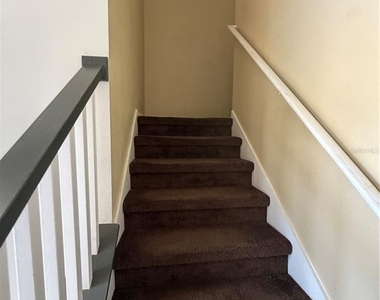 567 Hummingbird Court - Photo Thumbnail 9