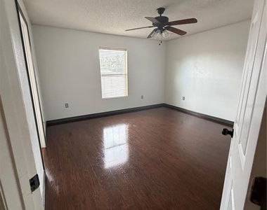 567 Hummingbird Court - Photo Thumbnail 12