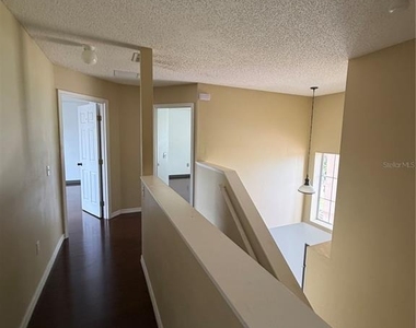 567 Hummingbird Court - Photo Thumbnail 16