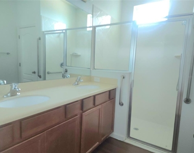 3230 Stratton Circle - Photo Thumbnail 15