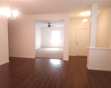 3230 Stratton Circle - Photo Thumbnail 2