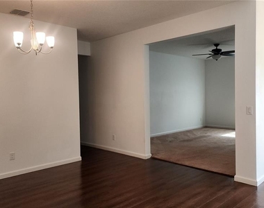3230 Stratton Circle - Photo Thumbnail 3