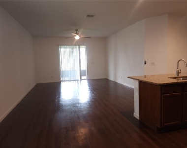 3230 Stratton Circle - Photo Thumbnail 7