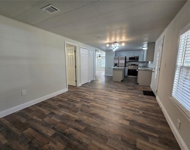 2875 Bay Avenue - Photo Thumbnail 2