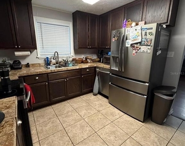 713 Illinois Avenue - Photo Thumbnail 5